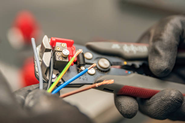 Best Emergency Electrical Repair  in Lovington, IL